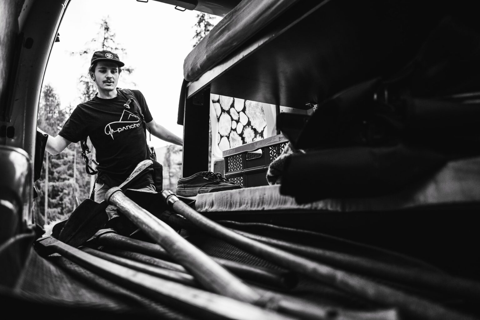 Eine MTB Fotografie von Max Trafella beim Trailbuilding in der Steiermark.