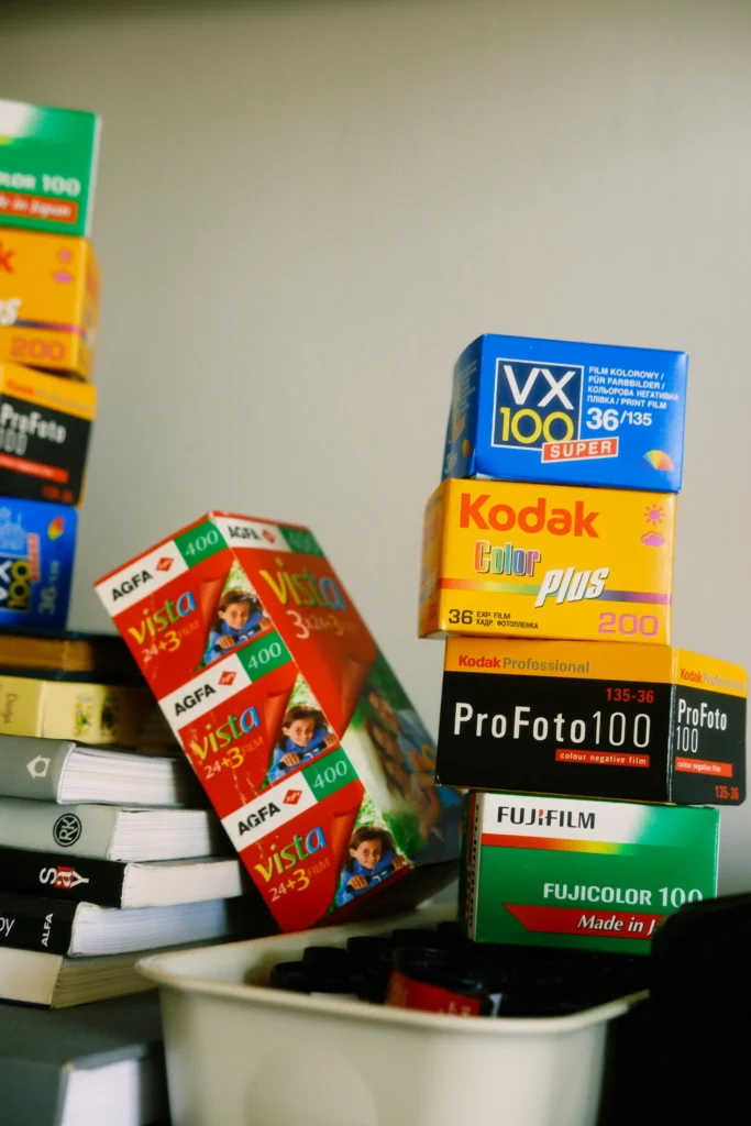 Einige alte Verpackungen von Foto-Folmrollen.